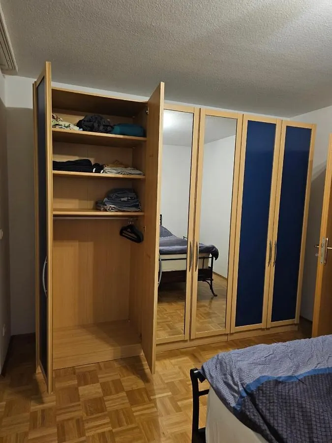 Privat Zimmer In 2 Zimmer Wohnung Munich Germany