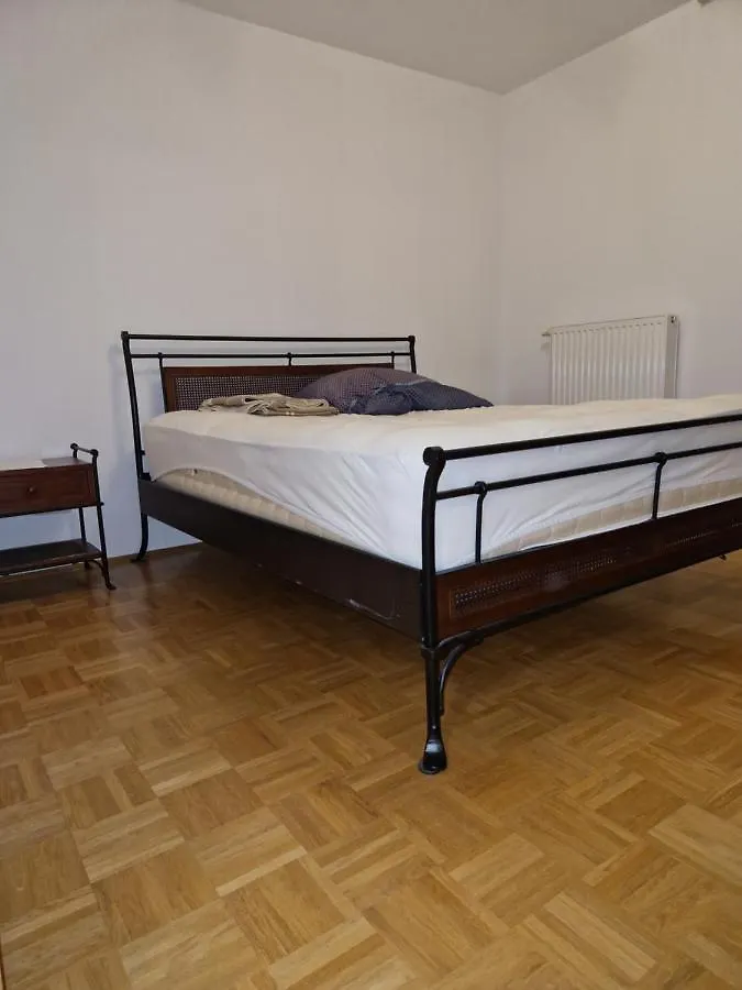 Privat Zimmer In 2 Zimmer Wohnung Munich 0*,  Germany