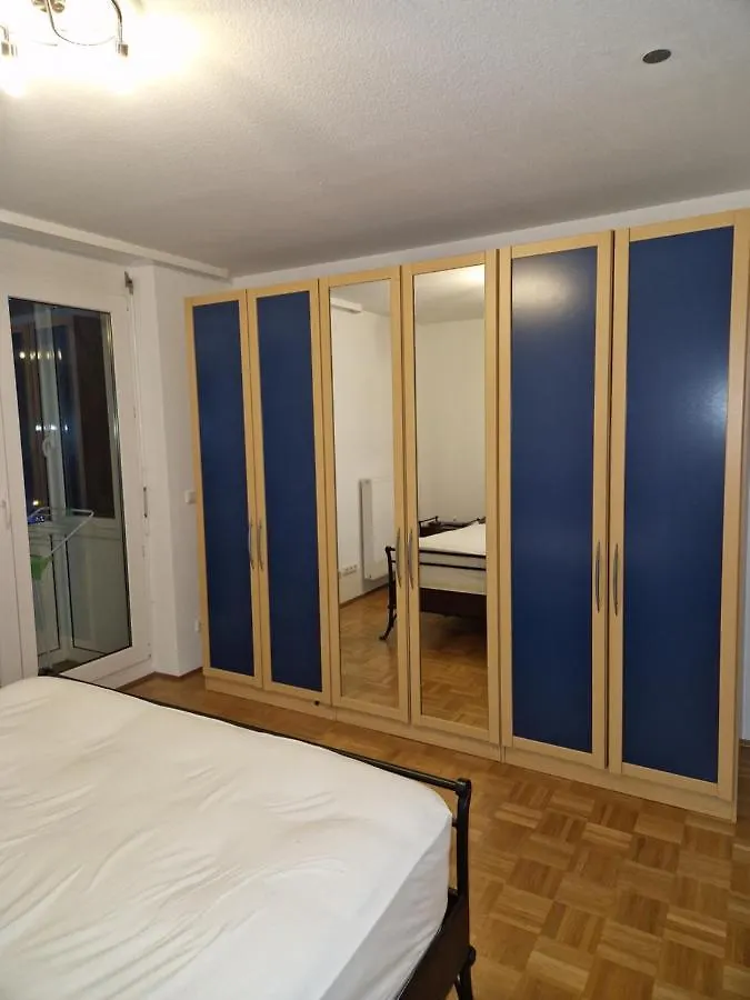 Privat Zimmer In 2 Zimmer Wohnung Munich Homestay